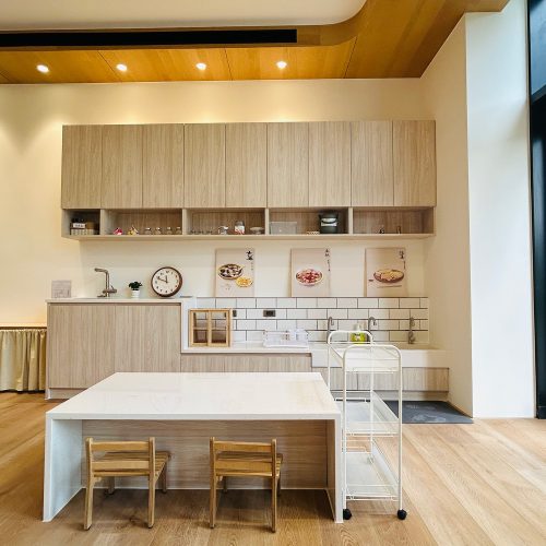 讓孩子可以自己動手做的流理台區域